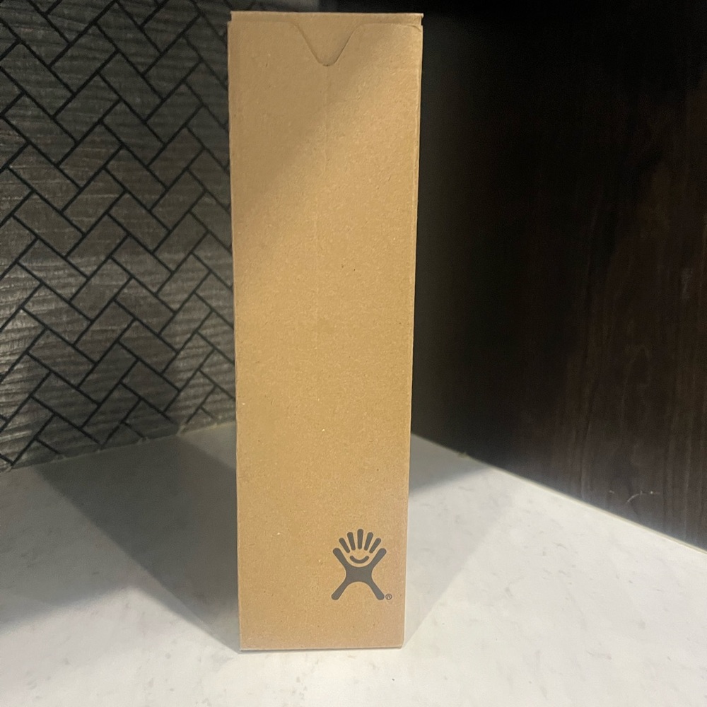 Hydro Flask Forest Green Bottle - Picture 3 of 5